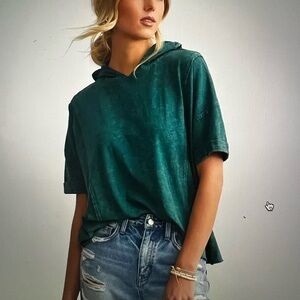 BKE. Raw Edge Hooded T-Shirt. Size Small. Green